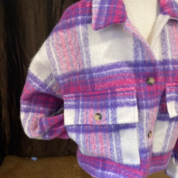 Shacket - Picture 2 of 5